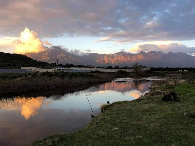 River Edge Cottages S/C & Camping